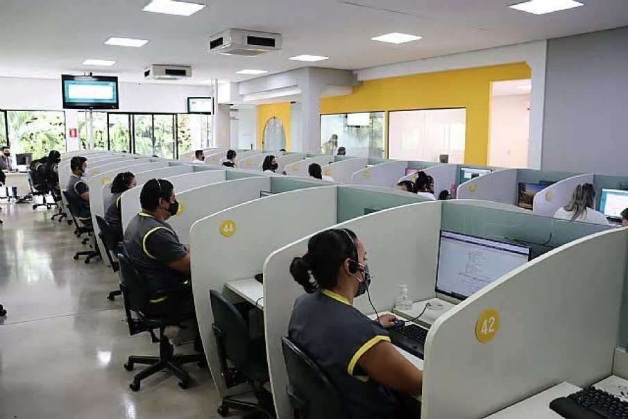 Atendentes da secretaria municipal de saúde