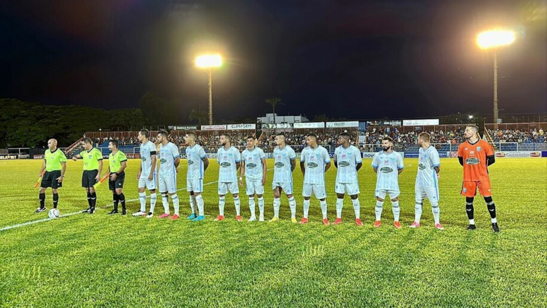 Crac estreia no Goianão com vitória