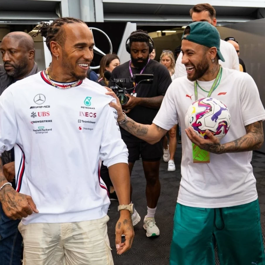 https://www.cdn.goiascapital.com/images/Hamilton e Neymar no GP da Espanha 2023
