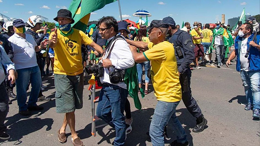 Jornalistas estão sendo agredidos em manifestações