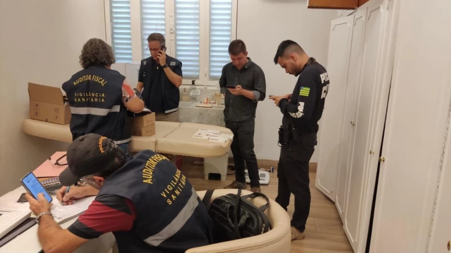 Médica é presa suspeita de se passar por nutróloga em clínica de estética