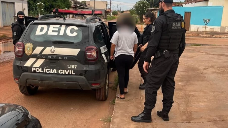 https://www.cdn.goiascapital.com/images/Suspeita de envolvimento em golpes virtuais é presa (Foto: Divulgação)