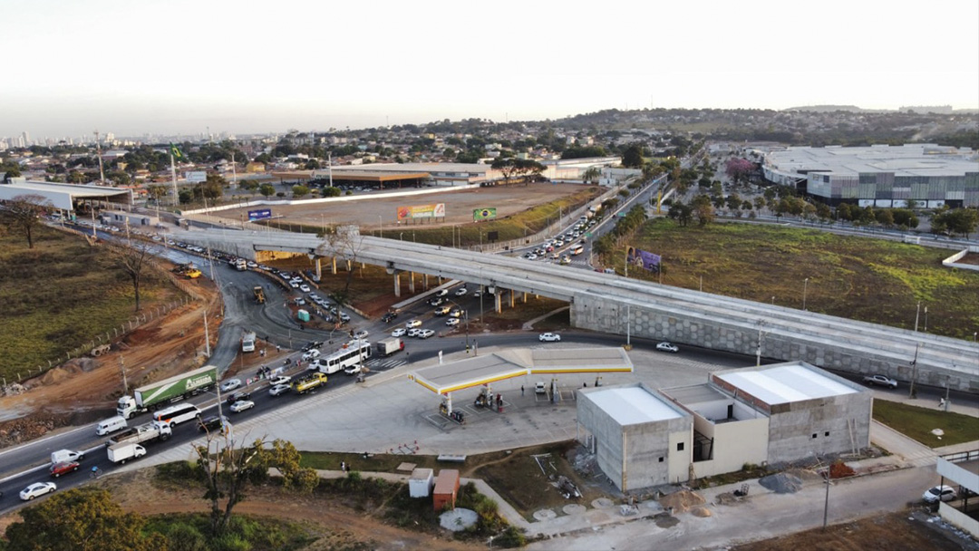Viaduto Iris Rezende Machado